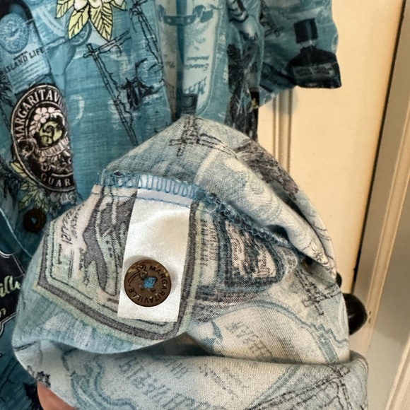 Margaritaville Men’s Hawaiian Shirt, size medium tropical 🏝️ blue floral - Picture 4 of 12